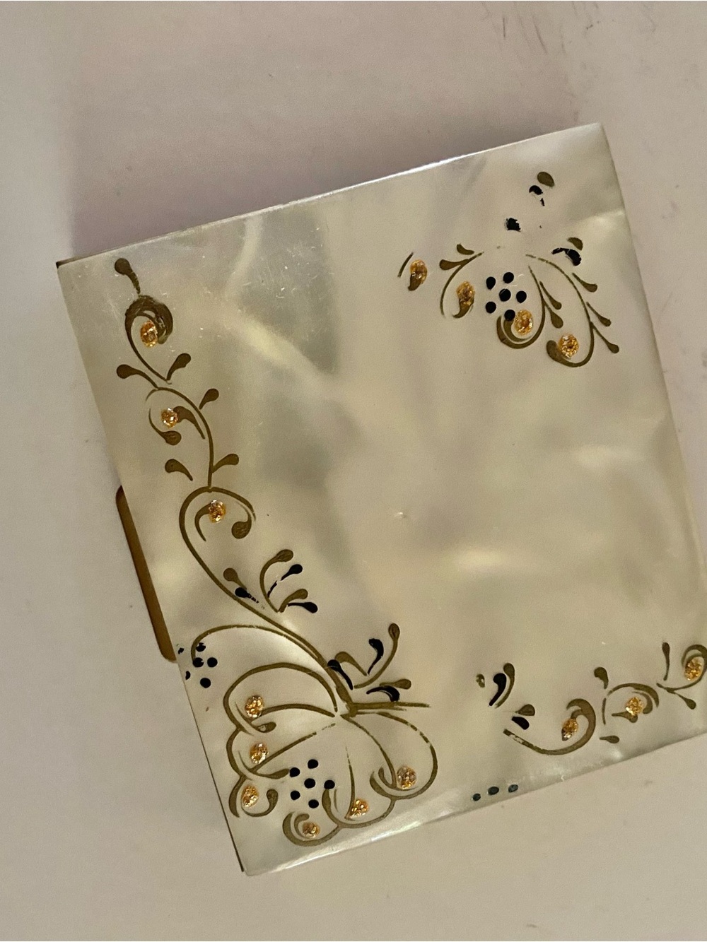 Vintage Floral Powder Compact • Gold Interior • Tahiti Tan Packet & Accessories